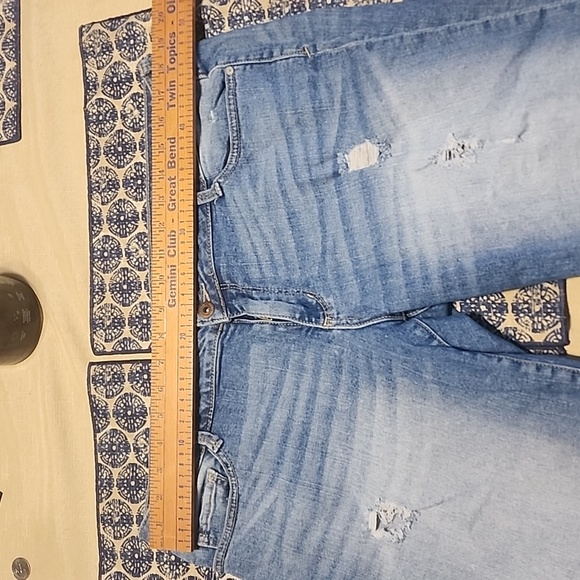 ⭐️3/$20⭐️Arizona jeans shorts - Picture 3 of 5